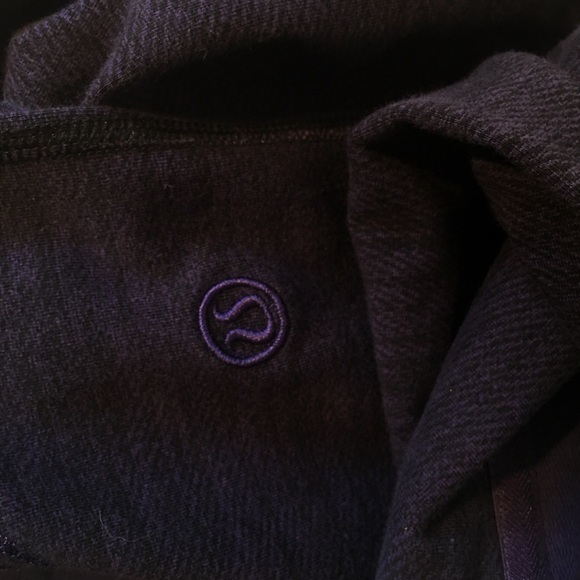 Lululemon Pull Me Over Hoodie - Picture 14 of 15